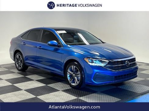 Certified 2024 Volkswagen Jetta SE FWD image 1