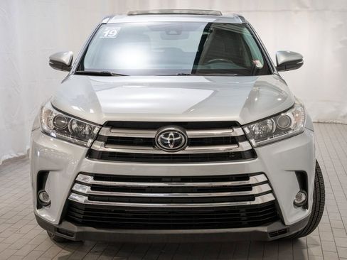 Used 2019 Toyota Highlander Limited image 2