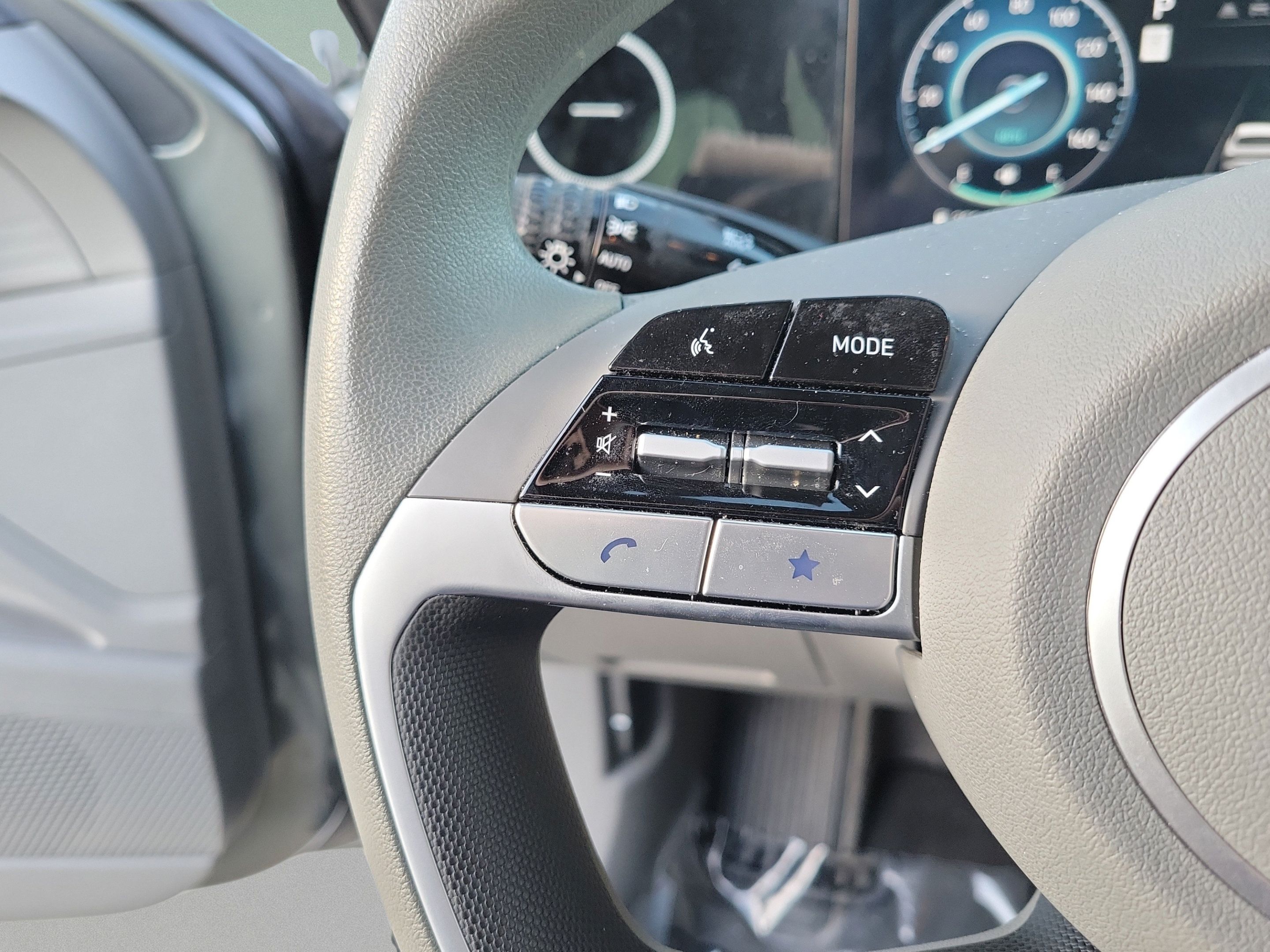Used 2024 Hyundai Elantra SEL FWD image 26