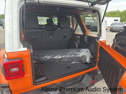 New 2026 Jeep Wrangler Unlimited Sahara w/ Whitecap Package AWD/4WD image 23