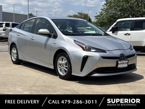 Used 2022 Toyota Prius LE FWD image 1