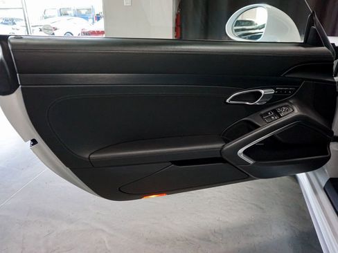 Used 2018 Porsche 911 GT3 RS image 22