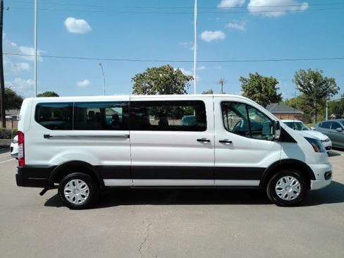 Used 2025 Ford Transit 350 XLT RWD image 5