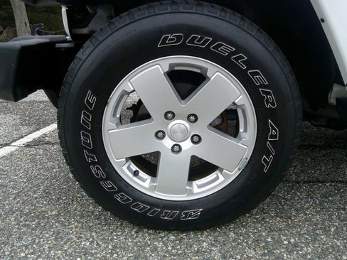 Used 2012 Jeep Wrangler Unlimited Sahara w/ Dual Top Group image 33