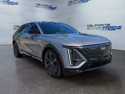 Used 2024 Cadillac Lyriq Sport AWD/4WD image 3