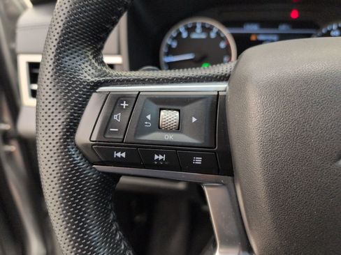 Used 2022 Mitsubishi Outlander SE image 40