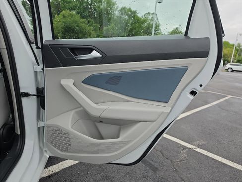 New 2026 Volkswagen Jetta SE FWD image 26