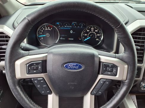 Used 2019 Ford F150 Lariat w/ Equipment Group 502A Luxury AWD/4WD image 17
