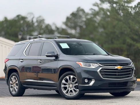 Used 2019 Chevrolet Traverse Premier w/ LPO, 'HIT The Road' Package image 5