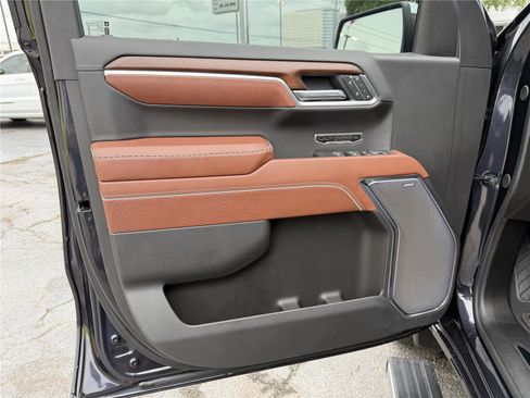 Used 2025 GMC Sierra 1500 Denali Ultimate AWD/4WD image 11