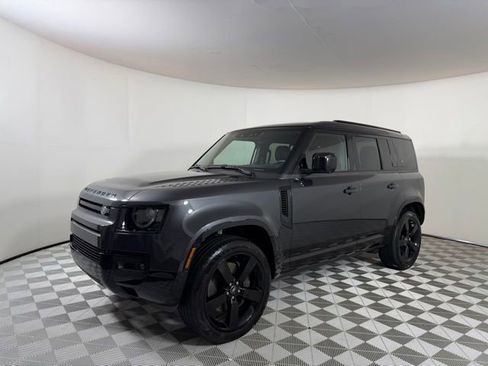 Used 2024 Land Rover Defender 110 X-Dynamic SE AWD/4WD image 3