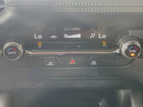 Used 2019 MAZDA MAZDA3 Hatchback FWD image 17