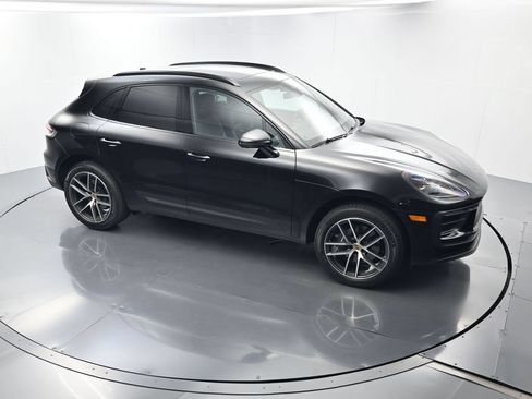 Certified 2026 Porsche Macan AWD/4WD image 42