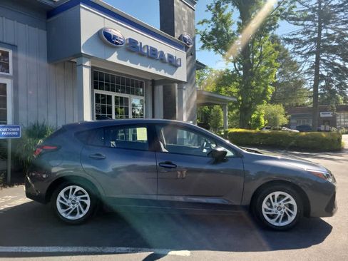 Used 2024 Subaru Impreza 2.0i AWD/4WD image 2