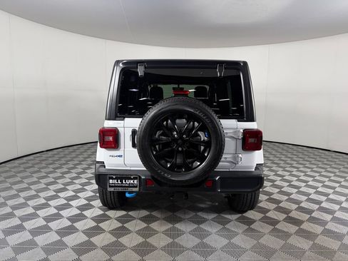 Used 2023 Jeep Wrangler Unlimited Sahara w/ Cold Weather Group AWD/4WD image 8