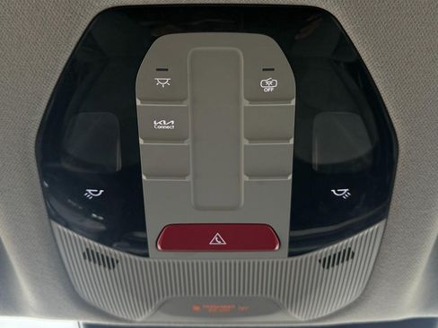 Used 2025 Kia K4 FWD image 40