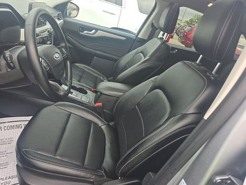 Used 2022 Ford Escape SEL w/ Technology Package FWD image 12