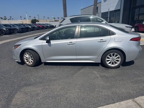 Used 2020 Toyota Corolla XLE w/ Carpet Mat Package (TMS) FWD image 8