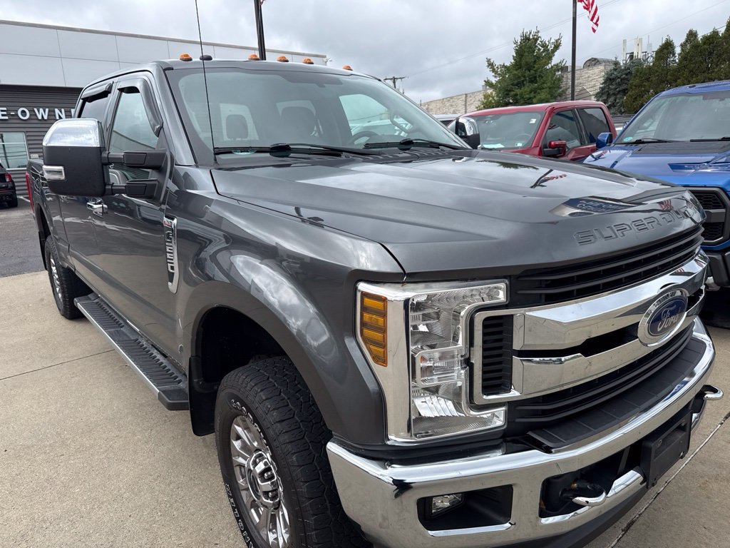 Used 2019 Ford F250 XLT w/ XLT Premium Package AWD/4WD image 4