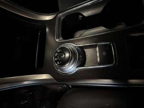 Used 2017 Ford Fusion SE FWD image 17
