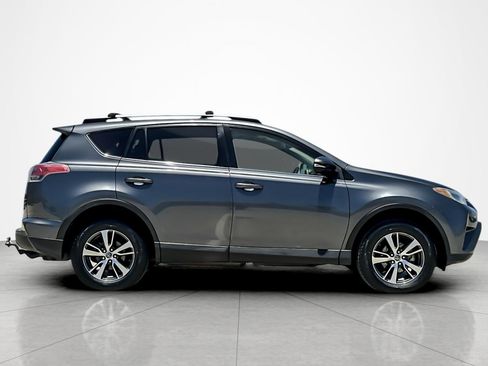 Certified 2017 Toyota RAV4 XLE w/ Carpet Mat Package FWD image 6