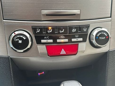 Used 2012 Subaru Outback 2.5i Premium w/ All-Weather Pkg image 18