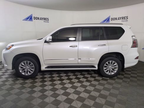 Used 2017 Lexus GX 460 Premium w/ Premium Package AWD/4WD image 2