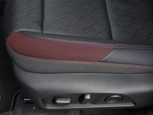 New 2026 Chevrolet Equinox RS w/ Convenience Package III FWD image 16