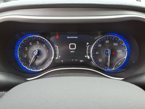 New 2027 Chrysler Pacifica Limited FWD image 17