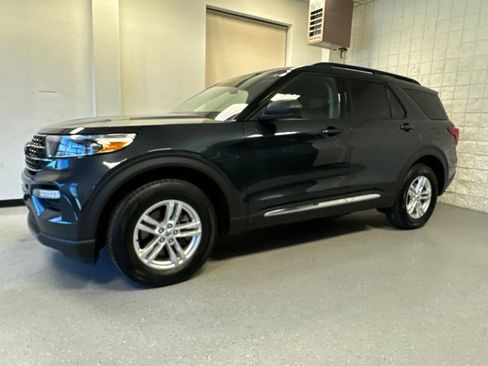 Used 2023 Ford Explorer XLT w/ Equipment Group 202A AWD/4WD image 37