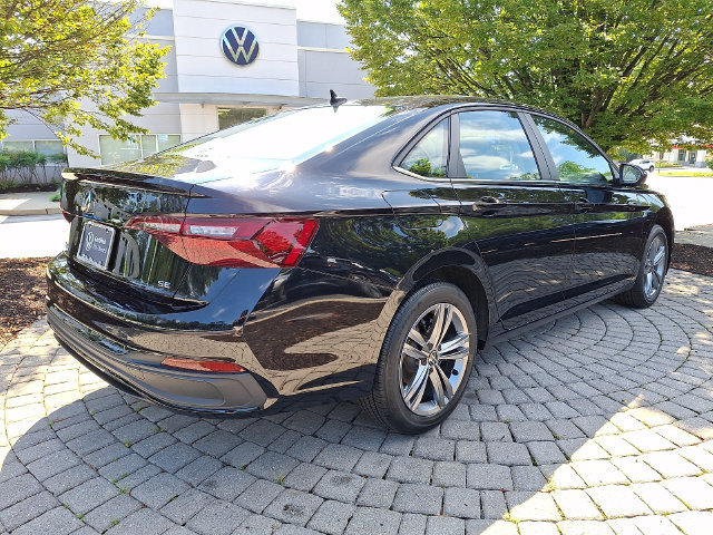 Used 2023 Volkswagen Jetta SE FWD image 8
