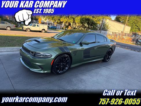Used 2020 Dodge Charger Scat Pack w/ Navigation & Travel Group image 1