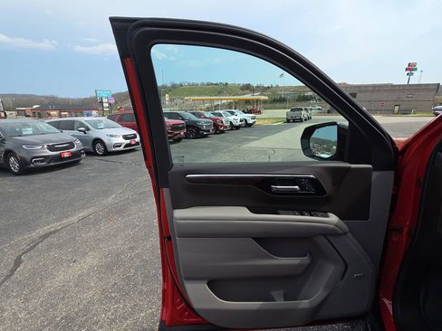 New 2026 Chevrolet Tahoe LT image 12