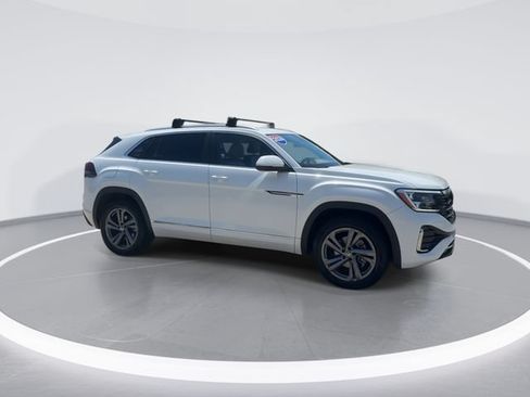 Used 2024 Volkswagen Atlas Cross Sport SEL R-Line AWD/4WD image 8