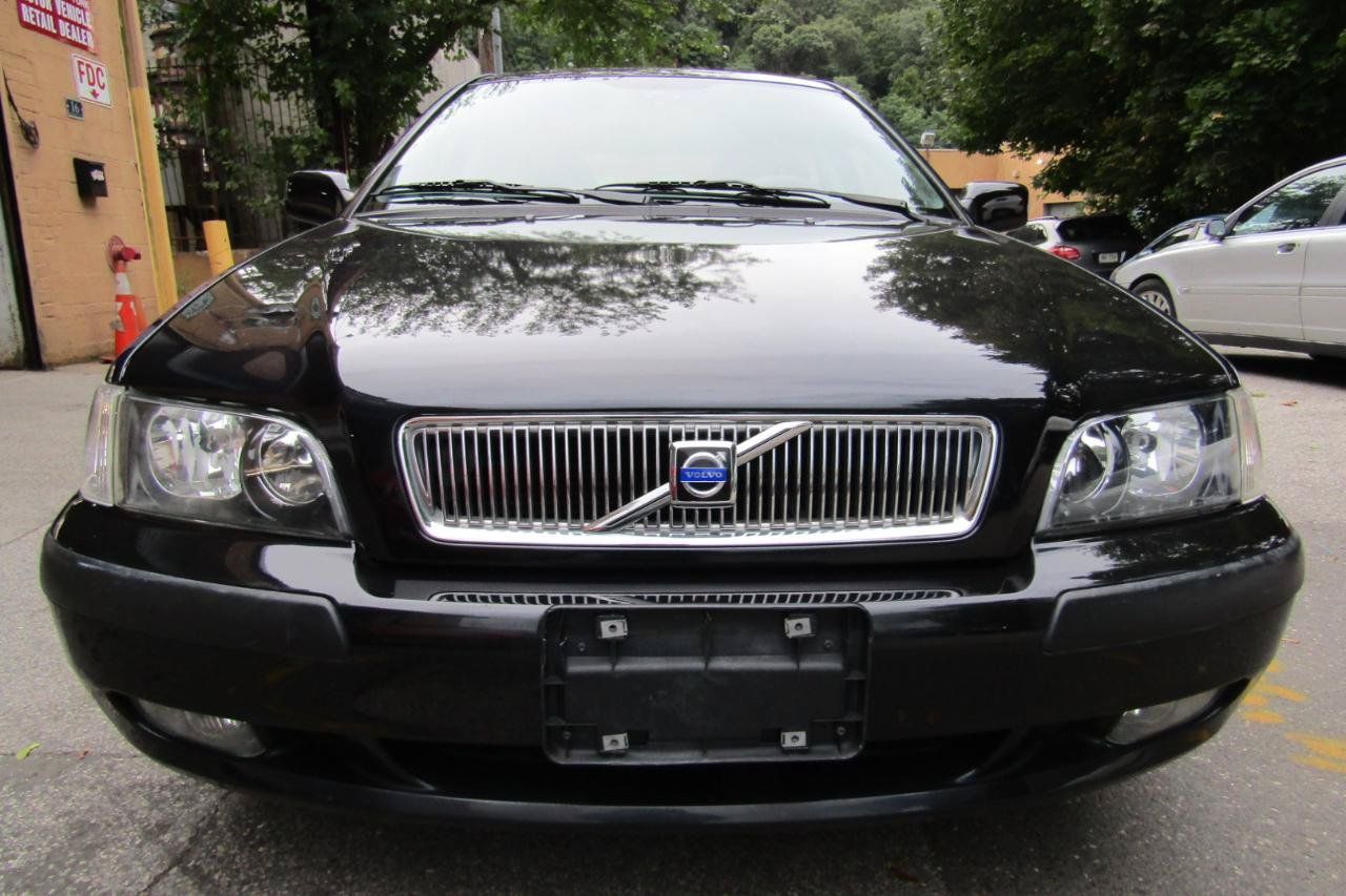 Used 2002 Volvo V40 FWD image 24