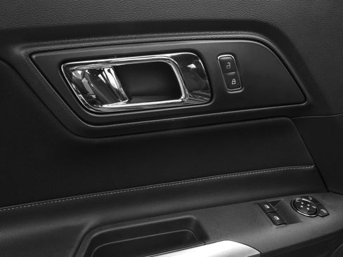 Used 2017 Ford Mustang Coupe image 14