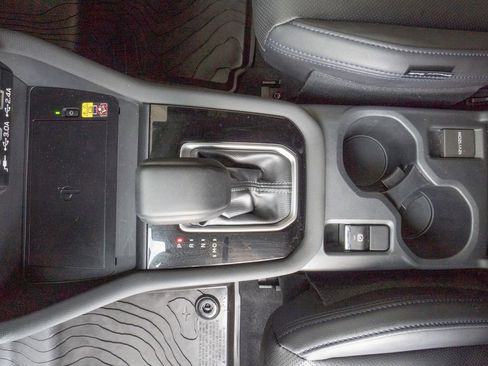 Used 2025 Subaru Forester Limited w/ Popular Package image 10