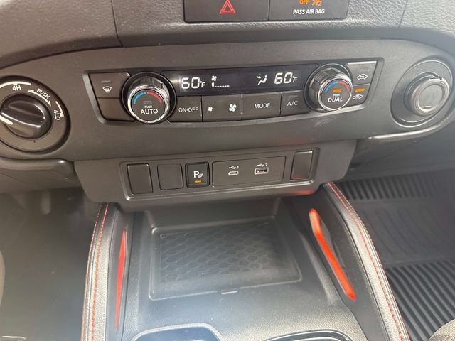 Used 2022 Nissan Frontier PRO-4X w/ Technology Package AWD/4WD image 19