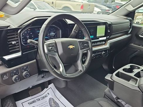 Used 2024 Chevrolet Silverado 1500 LT AWD/4WD image 17