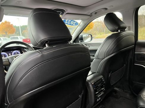 Used 2022 Jeep Grand Cherokee L Limited image 33