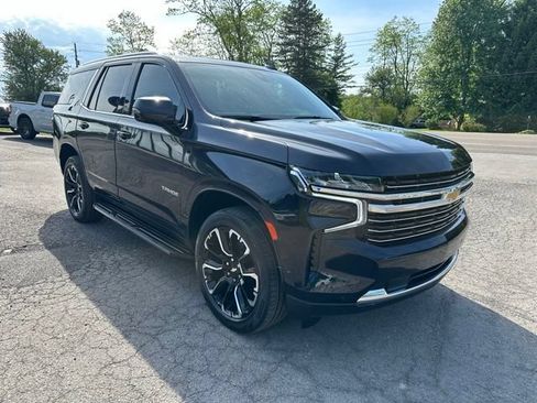Used 2022 Chevrolet Tahoe LT w/ Luxury Package AWD/4WD image 7