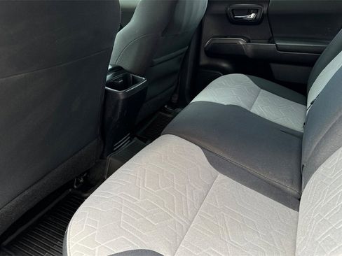 Used 2021 Toyota Tacoma TRD Sport image 12