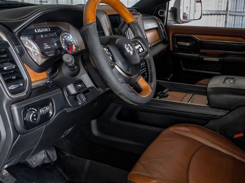 Used 2019 RAM 3500 Limited image 15