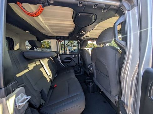 Used 2020 Jeep Wrangler Unlimited Sport S image 13