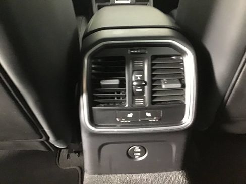 Certified 2026 Porsche Macan AWD/4WD image 26