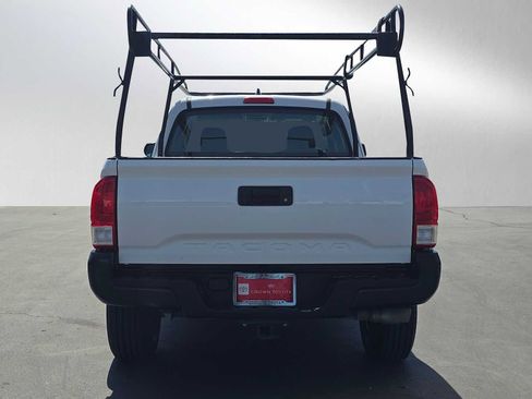 Used 2016 Toyota Tacoma SR RWD image 4