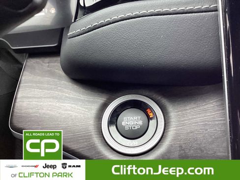 Used 2023 Jeep Grand Cherokee 30th Anniversary image 25