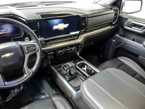 Certified 2025 Chevrolet Silverado 1500 LTZ w/ Z71 Off-Road Package AWD/4WD image 18