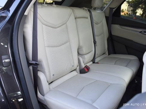 Used 2017 Cadillac XT5 Luxury w/ Driver Awareness Package AWD/4WD image 16