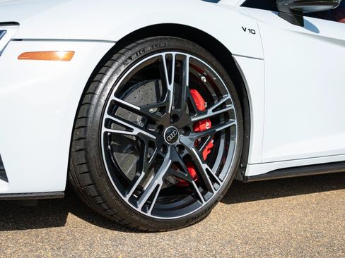 Certified 2023 Audi R8 V10 performance AWD/4WD image 17